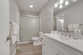 Kodak Getaway w/ Covered Decks + Game Room!