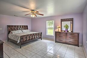 Lake Okeechobee Fishing Retreat w/ Fire Pit!