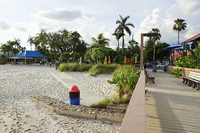 Gorgeous Cape Coral Duplex Home w/ Modern Interior