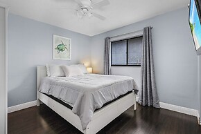 Canal-front Oasis w/ Dock & Kayaks in Cape Coral!