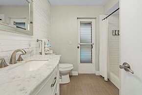 Canal-front Oasis w/ Dock & Kayaks in Cape Coral!