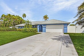 Canal-front Oasis w/ Dock & Kayaks in Cape Coral!