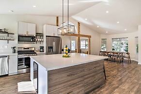 2 Mi to Coachella: Indio Getaway w/ Outdoor Oasis!