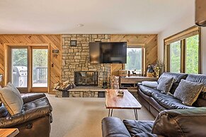 Walk to Ski Lift: Breckenridge Retreat w/ 2 Decks!
