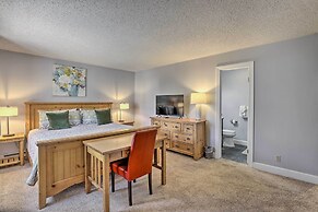 Upscale Avon Condo w/ Balcony & Mountain View!