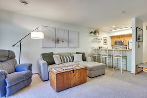 Walkable Frisco Condo: Mtn Views & Shared Hot Tub!