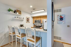 Walkable Frisco Condo: Mtn Views & Shared Hot Tub!