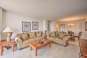 Beachfront Marco Island Condo w/ Pool Access!