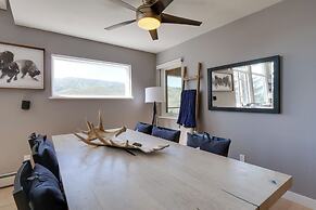 Tranquil Avon Vacation Unit w/ Luscious Views