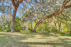 'laurel on the Lakes' Floral City Escape w/ Canoe!