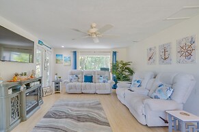 'laurel on the Lakes' Floral City Escape w/ Canoe!