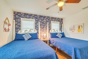 Riverfront Homosassa Retreat w/ Kayak & Boat Dock!