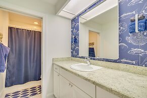 Riverfront Homosassa Retreat w/ Kayak & Boat Dock!