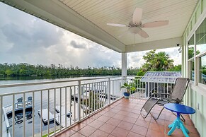 Riverfront Homosassa Retreat w/ Kayak & Boat Dock!