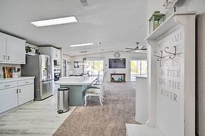 Boat Dock & Porch: Riverfront Retreat in Homosassa