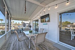 Boat Dock & Porch: Riverfront Retreat in Homosassa