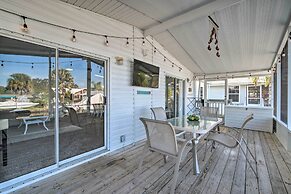 Boat Dock & Porch: Riverfront Retreat in Homosassa