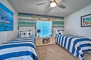 Boat Dock & Porch: Riverfront Retreat in Homosassa