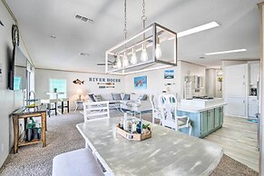 Boat Dock & Porch: Riverfront Retreat in Homosassa