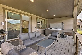 Chic Granby Home w/ Furnished Deck & Hot Tub!