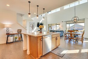 Furnished Deck & Hot Tub: Chic Granby Home!