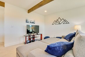 Furnished Deck & Hot Tub: Chic Granby Home!