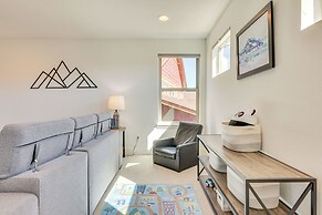 Furnished Deck & Hot Tub: Chic Granby Home!