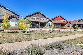 Furnished Deck & Hot Tub: Chic Granby Home!