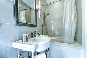 Elegant Raleigh Home w/ Porch, Walk Downtown!