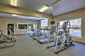 2 Mi to Skiing: Studio w/ Pool Access in Granby!