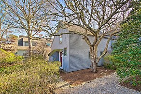 5 Mi to Mashpee Commons: Coastal Mashpee Condo