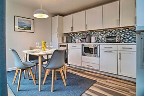 5 Mi to Mashpee Commons: Coastal Mashpee Condo