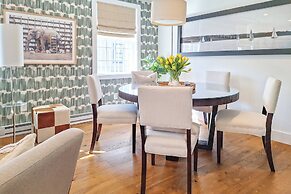 Airy Nantucket Escape in Historic Downtown!