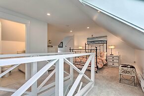 Airy Nantucket Escape in Historic Downtown!