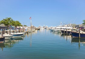 Airy Nantucket Escape in Historic Downtown!