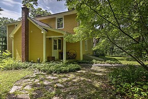 Historic Huntington Home - Walk to Westfield River