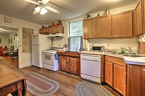 Historic Huntington Home - Walk to Westfield River