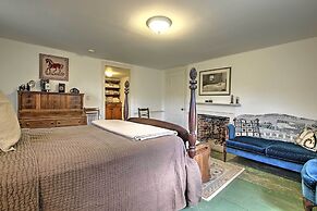 Historic Huntington Home - Walk to Westfield River