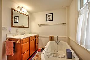 Historic Huntington Home - Walk to Westfield River