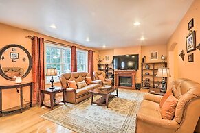 Granby Home w/ Deck < 1/2 Mi to Aldrich Lake!