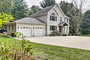 Granby Home w/ Deck < 1/2 Mi to Aldrich Lake!