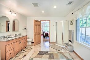 Granby Home w/ Deck < 1/2 Mi to Aldrich Lake!