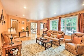 Granby Home w/ Deck < 1/2 Mi to Aldrich Lake!