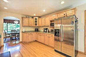 Granby Home w/ Deck < 1/2 Mi to Aldrich Lake!