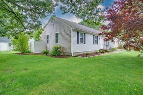 Dennis Retreat: 4 Mi to Mayflower Beach!