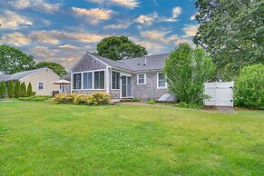 Dennis Retreat: 4 Mi to Mayflower Beach!