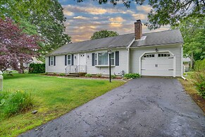 Dennis Retreat: 4 Mi to Mayflower Beach!