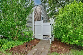 Dennis Retreat: 4 Mi to Mayflower Beach!