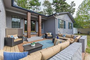 Lake Views, Boat Dock, Patio, Game Room, Fire Pit!