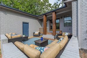 Lake Views, Boat Dock, Patio, Game Room, Fire Pit!